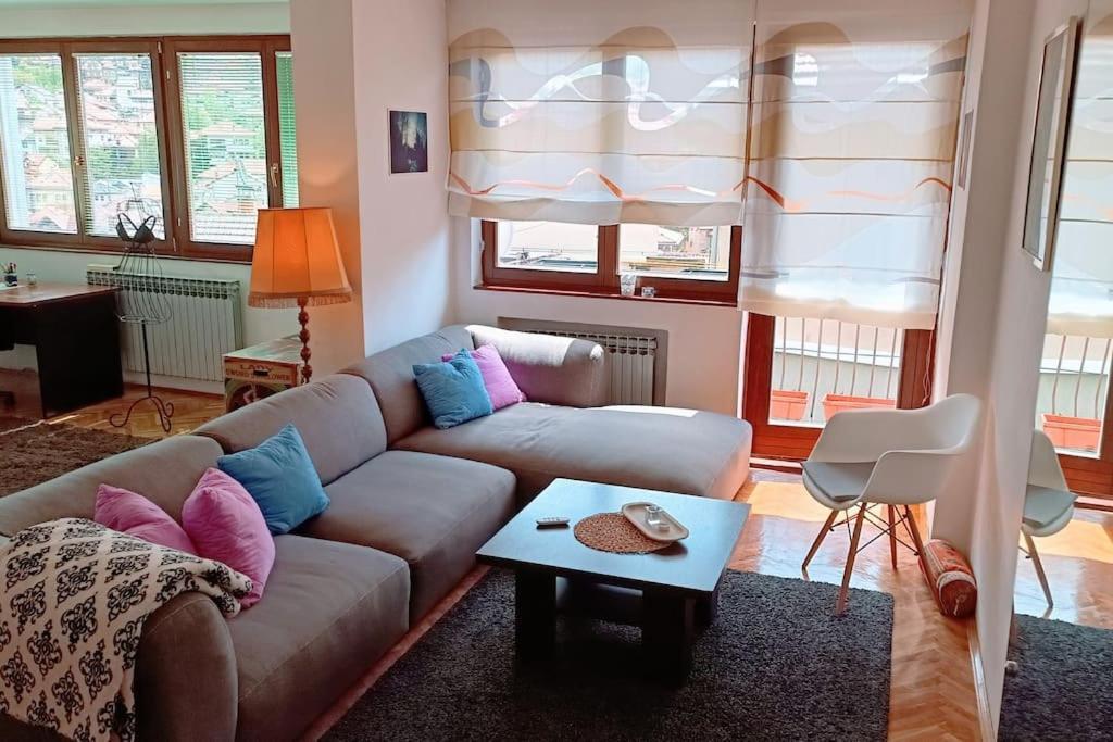 Spacious Condo Near Bascarsija - Free Parking Saraievo Exterior foto